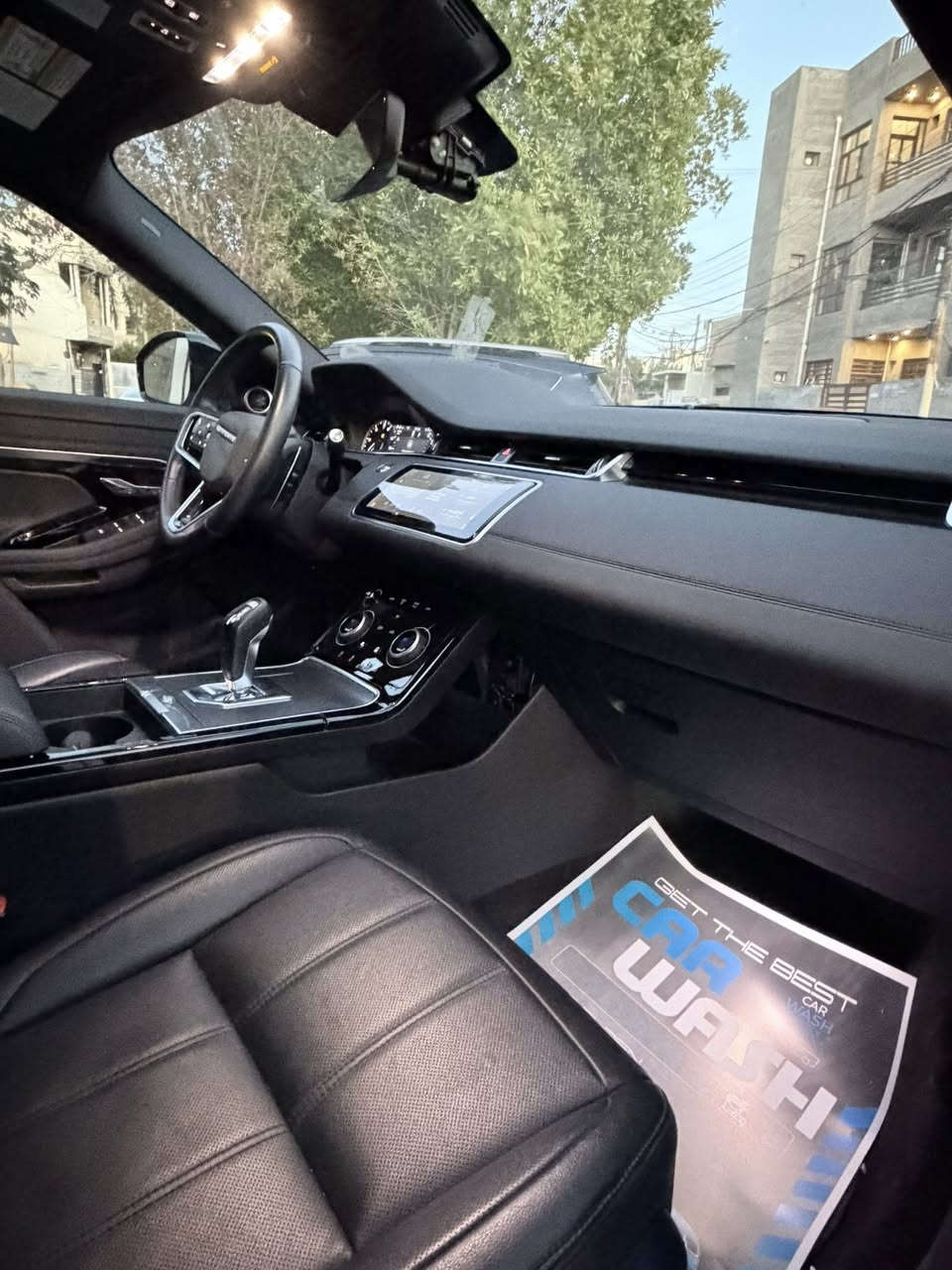 بسم الله توكلنا على الله 
🚘 رانج روفر إيفوك 2023 – تجمع الفخامة والقوة في سيارة واحدة!
✨ إذا كنت تبحث عن سيارة راقية، حديثة، وثابتة على الطريق… الإيفوك هي خيارك رقم واحد.

🔹 موديل: 2023
🔹 حالة: وكالة / نظيفة جداً / بدون صبغ 
🔹 المحرك: تيربو اقتصادي بالقوة المطلوبة
🔹 القير: أوتوماتيك سلس
🔹 فتحة سقف بانوراما
🔹 كشنات جلد – تبريد وتسخين
🔹 شاشة لمس كبيرة – نظام ملاحة
🔹 كاميرات 360 – حساسات أمامية وخلفية
🔹 دفع رباعي ذكي لجميع الطرق

💥 سيارة مناسبة للمدينة والسفر… فخامة وراحة وثبات وأمان عالي جداً. فول 1/1
رقم بغداد تقريبا مميز ✨

الموقع بغداد حي الجهاد
السعر 287
مهندس عبدالله
***********
