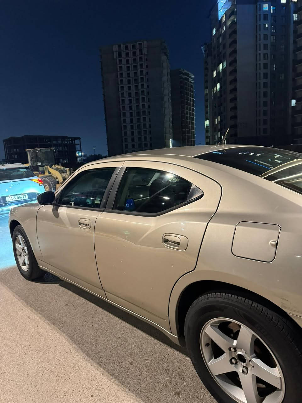 السلام عليكم جارجر 2008 مكينه 3500كير مكفولات تبريد ثلج صدر امامي والخلفي حديدتهم تاير جديد السياره على بلاد بيه 4 قطع صبغ بدون دواخل وبدون معجون شاصي لغد تكم قماره مكفولات السياره على ايد وحده صارله 15 سنه رقم بغداد مشروع وطني مكانه بغداد حي الجهاد شاشه كامره السعر 97 وبيه مجال بصيط اتصل ***********
