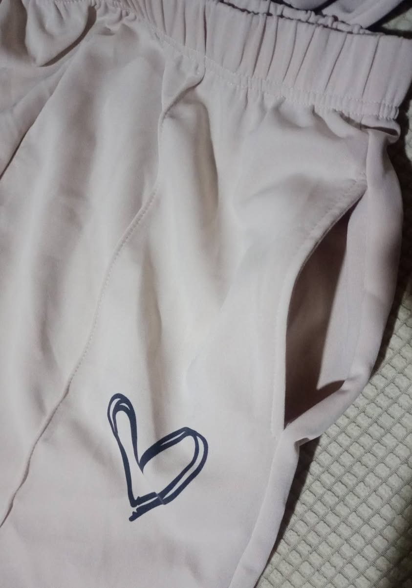 يبنيات مكتوب XL بس يلبس قياس خاص 
السعر 10 الاف فقط ويتوفر توصيل بغداد ومحافضات


**إذا كنت صاحب هذا الإعلان وتريد حذفه لأي سبب، رجاءا أرسل رسالة إلى الدعم الفني**