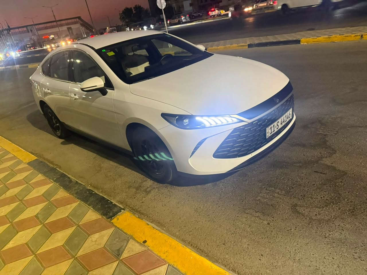 للبيع كن بلص ماشيه 15 موديل 25 السعر 18 قفل السياره كلش جديده ***********
