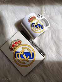 متوفر طباعة اكواب حسب ذوقكم  للاستفسار خاص أو وأنساب  07728799096