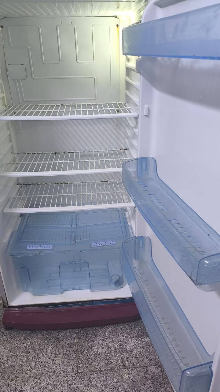 ثلاجة للبيع حجم ٢٢قدم السعر ١٥٠الف بغداد الشعب


**إذا كنت صاحب هذا الإعلان وتريد حذفه لأي سبب، رجاءا أرسل رسالة إلى الدعم الفني**