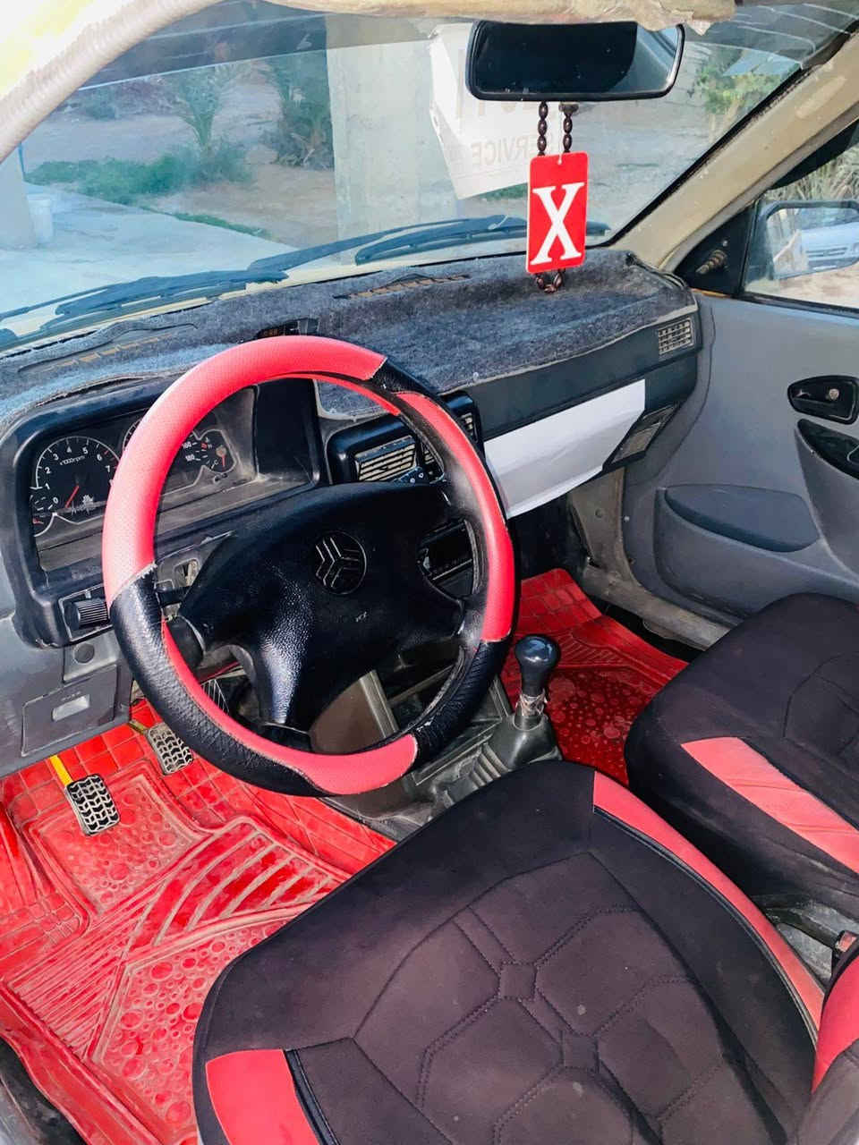 السلام عليكم موديل 11
رقم إنكليزي مصفرة هيئه وغرامات
محرك كير نظاف شاصي واحد مصلح 
عارضهه ٢٣ وبيهه مجال. مكاني بغداد جسر الفرنسي قرب حي النصر ***********
