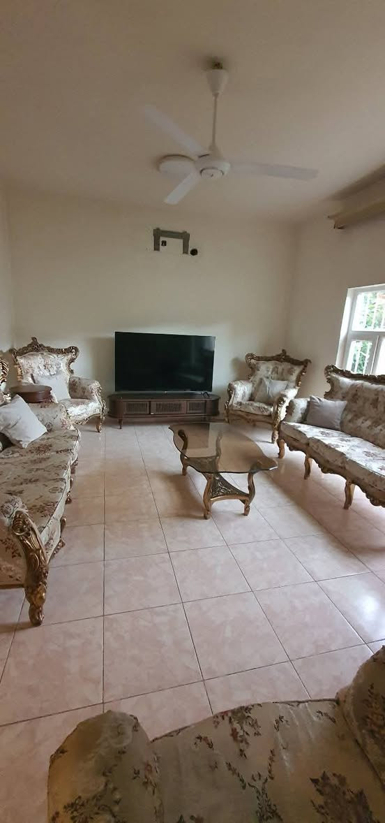 للبيع بيت في أربيل – منطقة لاوان سيتي 🏡

المساحة: 250 متر مربع

يتكون البيت من:

صالة ضيوف

صالة معيشة

3 غرف نوم

مطبخ

مخزن

حمام في الطابق الأرضي

حمام في الطابق الثاني

📍 الموقع: أربيل – لاوان سيتي

للاستفسار عن السعر وباقي التفاصيل يرجى التواصل على الرقم التالي:

📞 ***********

#للبيع_بيت #اربيل #لاوان_ستي
