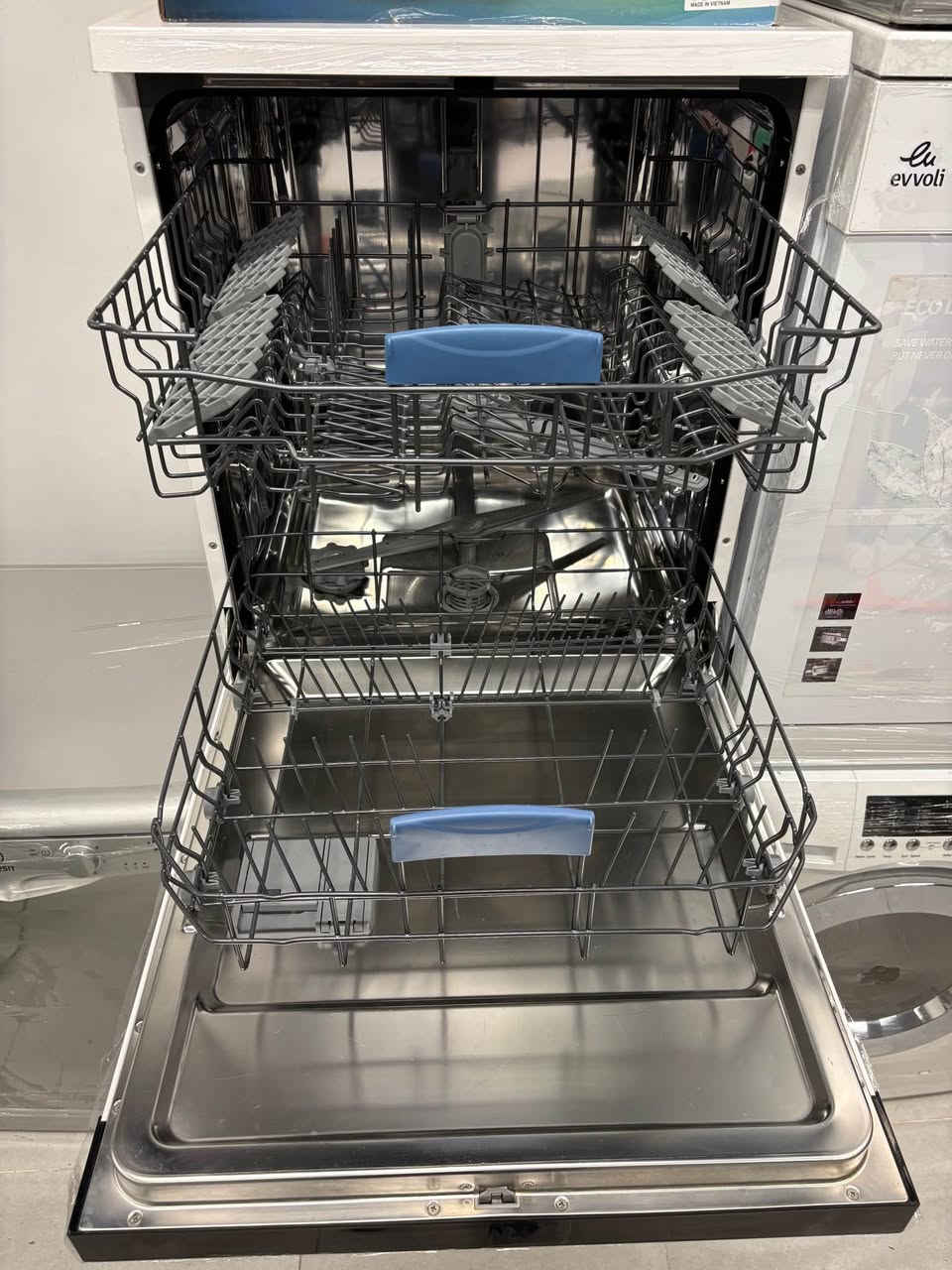 غه ساله ی قاپ مارکەی Vestle زۆر جوانوتازە پاک 
١٢ نه فه ري 
درايه ر ٪؜١٠٠ قاپ وشک ئەکاتەوە 
تەنها۲٠٠ هەزار 

گەیاندنمان ھەیە ..🚕🚚
ناونیشان: 📍
سلێمانی /ئاوبارە / بەرامبەر دەروازەستی / پشتی ڕێبین فرێش 
بۆ پەیوەندی کردن/*********** / السليمانية, العراق
