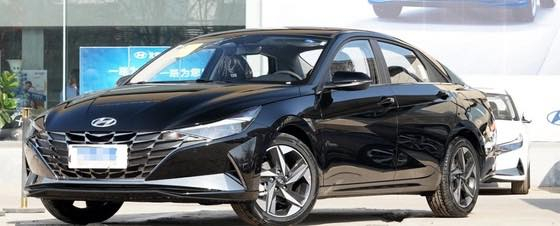 سلام عليكم 

النترا للبيع موديل 2023 فول مواصفات عده فتحه سقف
محرك 2000 دوش بصمه تشغيل عن بعد وارد امريكي 
ضربتها كلش خفيفه رقم بغداد سياره بأسمي تحويل مباشر
مقاعد قماش كشنات تدفئأ رادار امامي خلفي تحكم قياده تحكم سرعه مستشعر وقوف هند بريك كهرباء السعر 150 وبيها مجال 
للتواصل واتساب ***********
