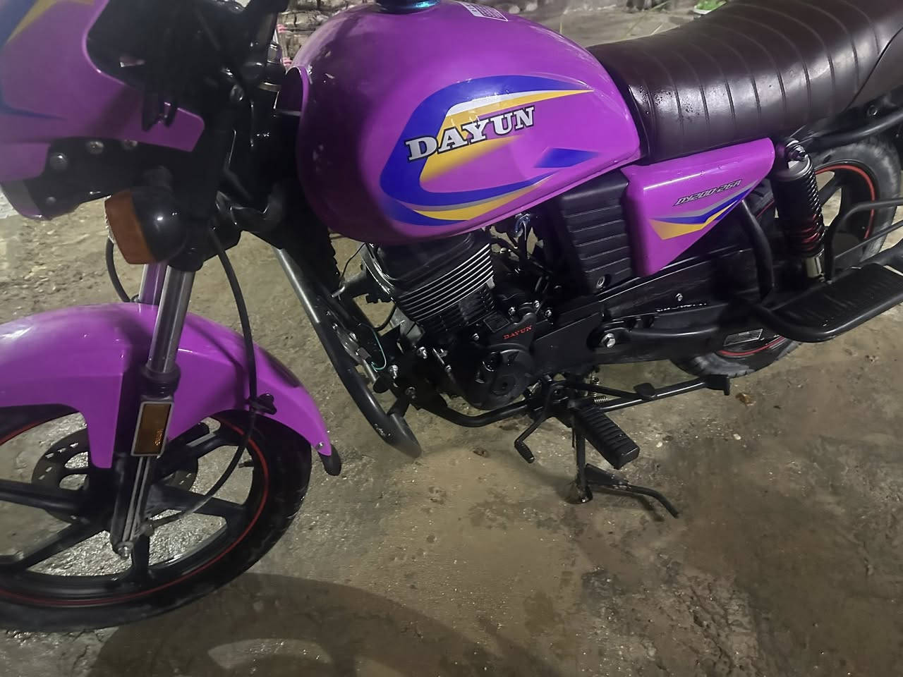 السلام عليكم 
دارجه دايون محرك ٢٠٠موديل ٢٥ سكنر سكنر 
مكانه نجف كوفه 
سعره 1300وبيه مجال بسيط 
***********
