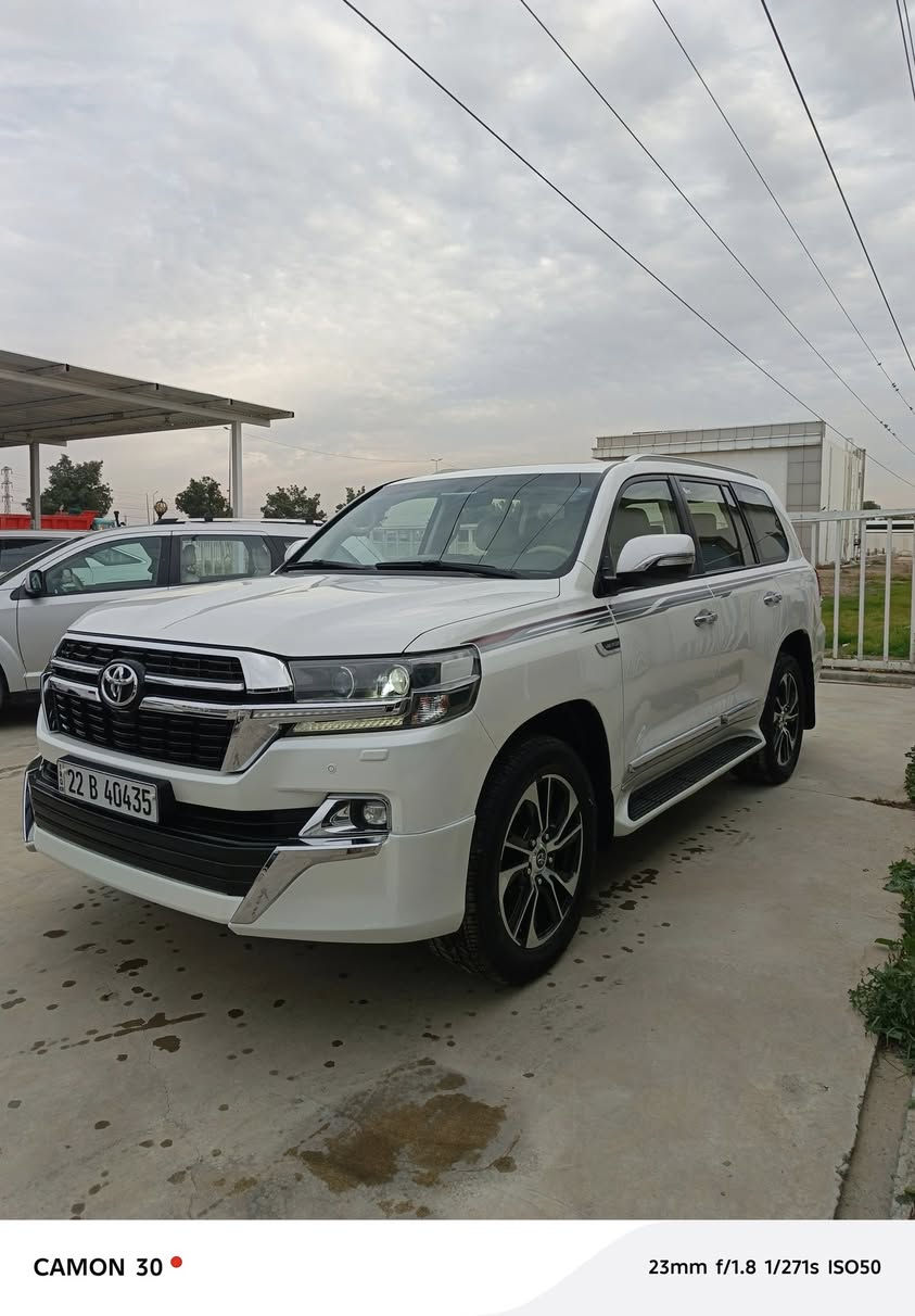 السلام عليكم
لاندكروز 17   ساز باب اول وايت ادشن 
السياره مكفوله كفاله عامه من كلشي 
ما بيها اي ملاحظه 
موديل20
ماشيه100 الف
السياره 3 شاشات 
مكفوله من ضرر صبغ بارد 
 8 ايرباك 
حساس امامي خلفي
و بقيه المواصفات معروفه 
السعر 475وبيها مجال   
السياره رقم اربيل بسمي 
مكانها بغداد الراشديه 
***********
