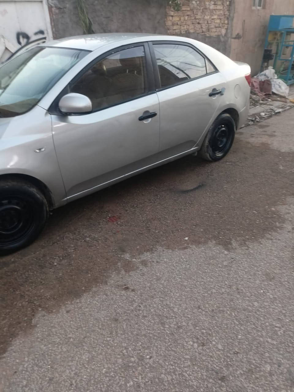 بسم الله سيراتو  ادوات خليجي  دخول جديد البيع او مراوس  سياره جاهزه من كل نواحي كير ومحرك 1600دوش داخل بيجي تخم تاير جديد نضام ايكو داخل جديد سياره نضيفه وجاهزه متوم شمالي الماني طبق الاصل مكان نجف السعر 42وبيه مجال اتصل ودلل  ***********
