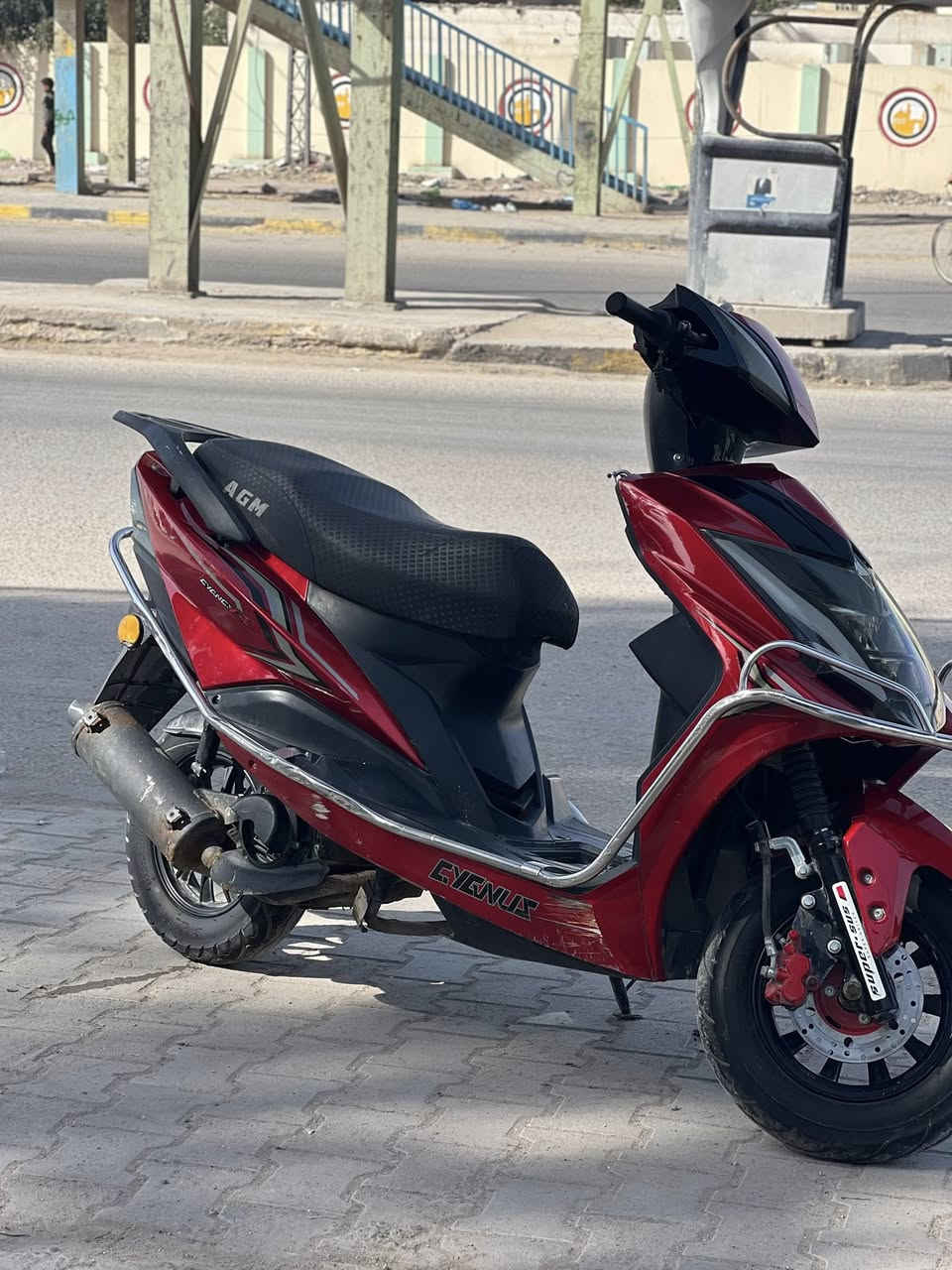 يالله 
دراجه للبيع فحل  جديده شلعه ومشي فول مكينه ناعمه مامفتوحه عشرط كهربائي كلها شغاله درع حمايه مكاني نجف سعرها 375 
***********
