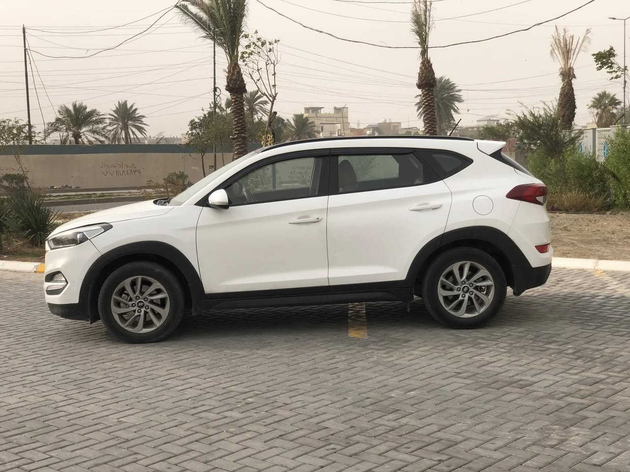 السلام عليكم..للبيع
توسان ٢٠١٦ خليجي فول ١/١  رقم بغداد مصبوغه حزام بدون حادث ولا دواخل شواصي ولغود مكفولات
مكينة ٢٠٠٠ دوش لا تبخير ولا تنقيص
گير مكفول تبريد ثلج ❄️ صدر وتايرات جديد ماشيه ٩٥ كيلو
مواصفاته/ پانوراما طگتين/كشن كهرباء/اشاير بالمري/تحكم ستيرن/قطعتين تبريد/مري شفط/كامره دواره وحساسات بلادي/٥ ويل كب
السياره جاهزة وعليه ادامه كامله
مكاني بغداد الكرخ
السعر ١٣٦$
***********
