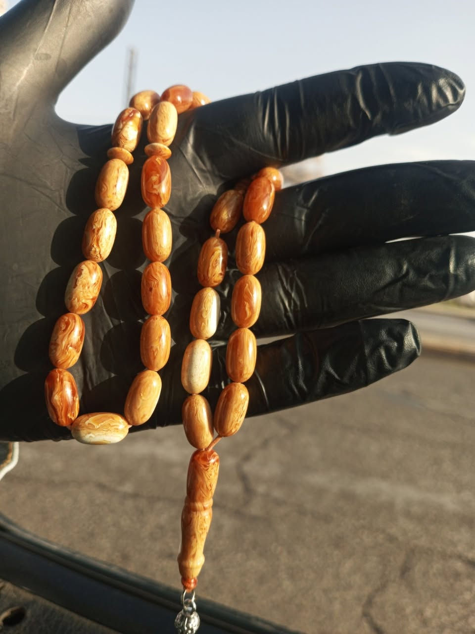 ذهب الرجاال ...
سبحة من حجر الكهرب البولوني الطبيعي الأصلي برائحة السرو الفواحة التي تظهر بوضوح مع الحرارة والاستعمال، تأتي بـ 33 حبة من الخرز المقصوص بشكل برميل قياس 12*4 ملم وبوزن إجمالي يبلغ 23 جراماً لصافي الخامة بدون الشرابة

للاستفسار 0798933881


**إذا كنت صاحب هذا الإعلان وتريد حذفه لأي سبب، رجاءا أرسل رسالة إلى الدعم الفني**