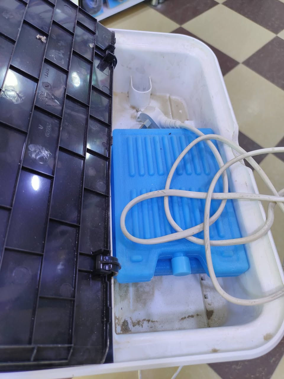 مبرده توسوت للبيع جديده مستخدمه اسبوع السعر 175 بيها مجال بسيط لاستفسار مراسلة الصفحه او واتساب ***********

