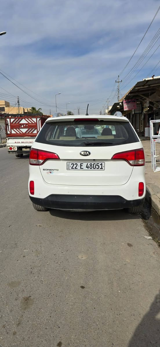 سورنتو 2015 فول مواصفات بدون اسليت شرط التحويل كير مكينه شرط بيها قطعه صبغ باب  اليسار سعر 163وبيها مجال رقم الهاتف *********** قير متواجد على الفيس
