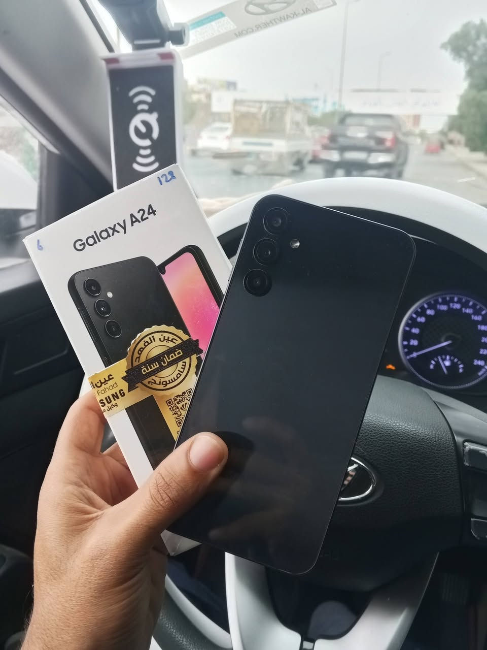 جلكسي  A24 مع ضمان الفحص
مستخدم شهر فقط مع كارتون وكيبل 
جديد كلش بيع او مراوس سعره 180


**إذا كنت صاحب هذا الإعلان وتريد حذفه لأي سبب، رجاءا أرسل رسالة إلى الدعم الفني**