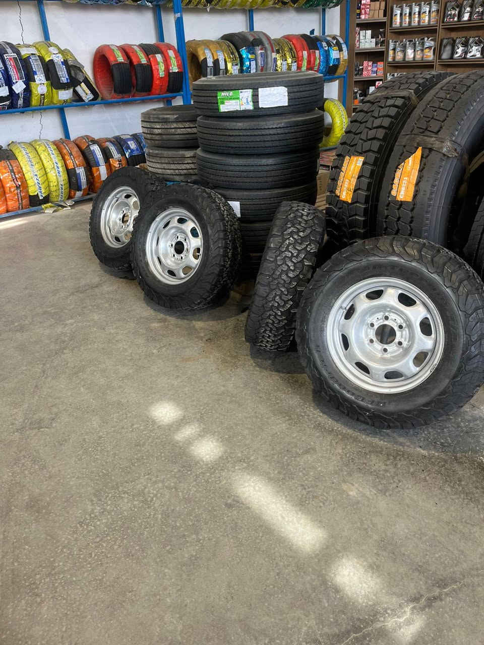 تخم ويل 
مونيكا قديم - لاندكروز - نيسان باترول 
تخم تاير بي u.s.a امريكي نضافة ١٠٠٪
العنوان : الكوفه / شارع المعمل / قرب فلكة معمل اسمنت الكوفه / مجاور جامع آل شبل 📍
للاستفسار : ***********
#اطارات #سيارات #fyp #foryoupage
