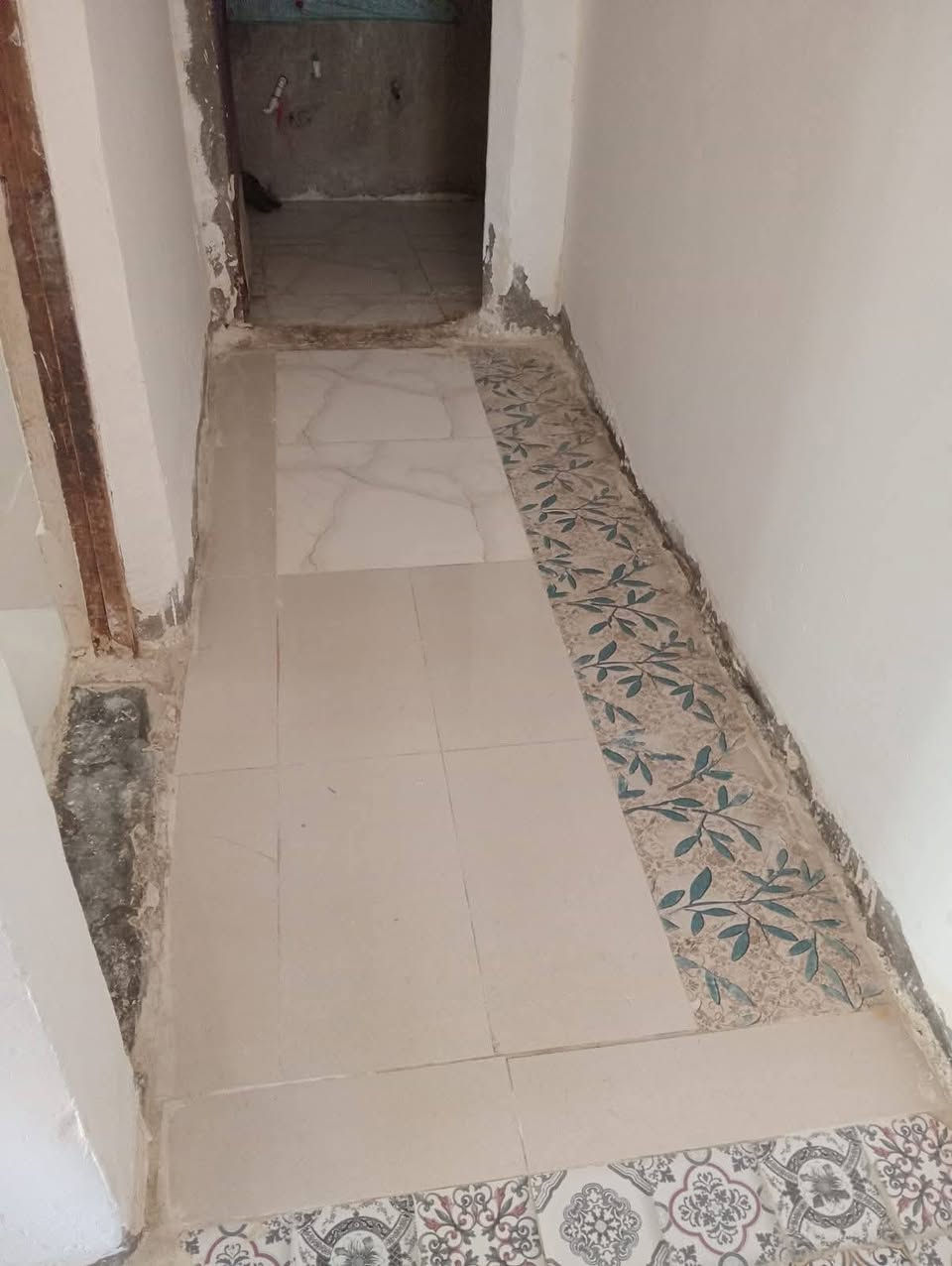 يتوفر بيت للايجار للايجار المساحه 180 يتكون غرفتين صاله ديوانيه صحيات كراج مال سياره العنوان او الخصيب حمدان قرب جامع الجديده السعر 250قفل استفسار ابوعباس ***********
