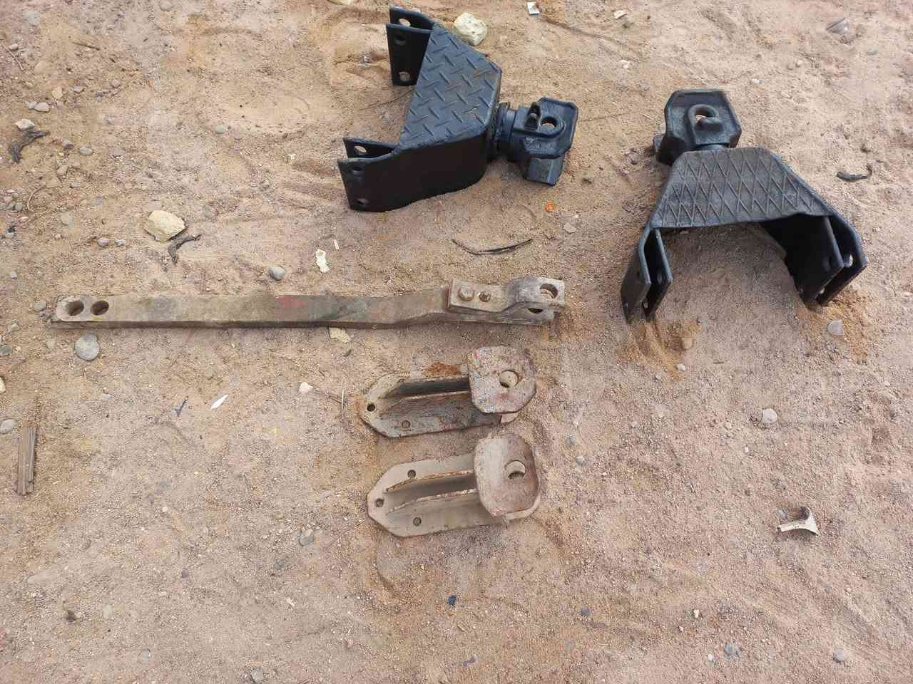 يوجد جرارات عنتر٧١ اماميات وخلفيات + تخم ثكالات امامي وخلفي العنوان ميسان العماره ***********
