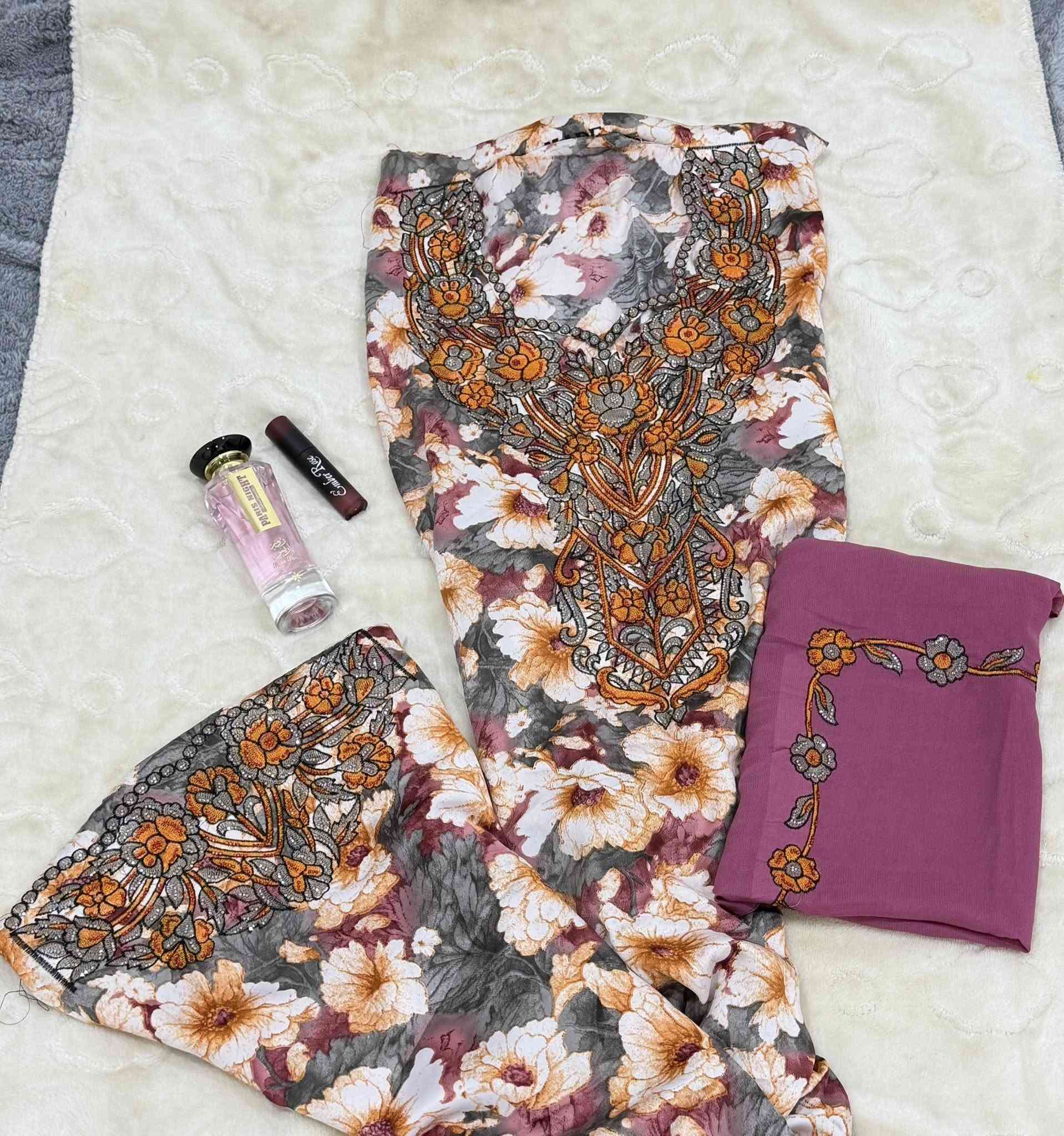 السلام عليكم مخاور امارتيه كوالتي جداً ممتاز يتوفر توصيل عروض العيد للتواصل ***********
