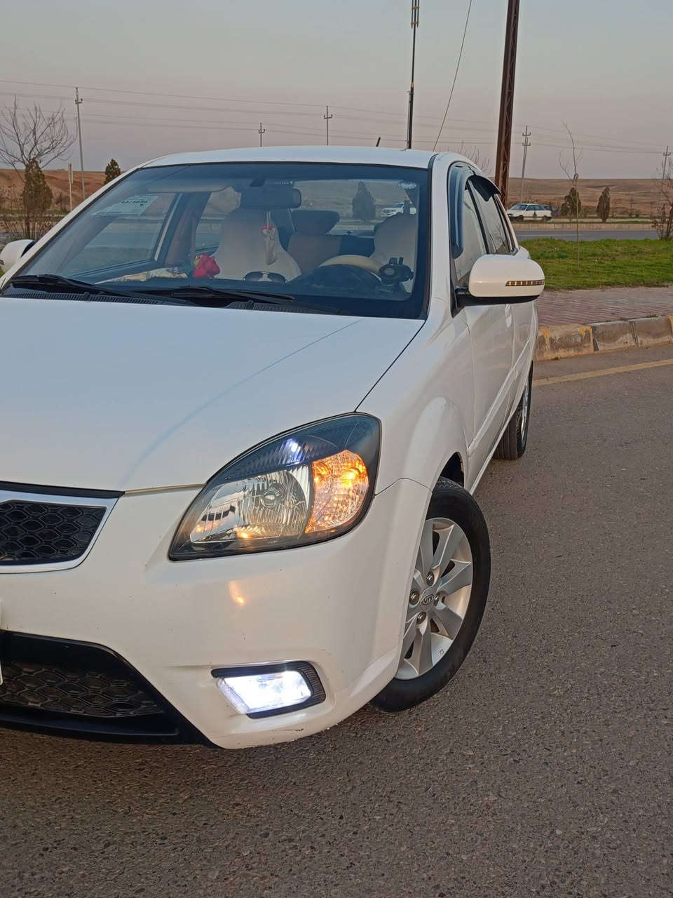 ٠كيه٠ريو2011٠ ..السعر 103$ بيها #مواصفات..    ***********
اشاير بل مري 
جامات كهرب 
ويل كب برايد 
كير توماتيك
مكينه 16 اساسي 

رقم دهوك .. هزه جديديه سنويه عضم جديده بسمي اني الشرعي .. كابون بانزين .. كلشي جاهز 

#ضرر.. نص باب السايق .. ونص باب الورا .. وداير
