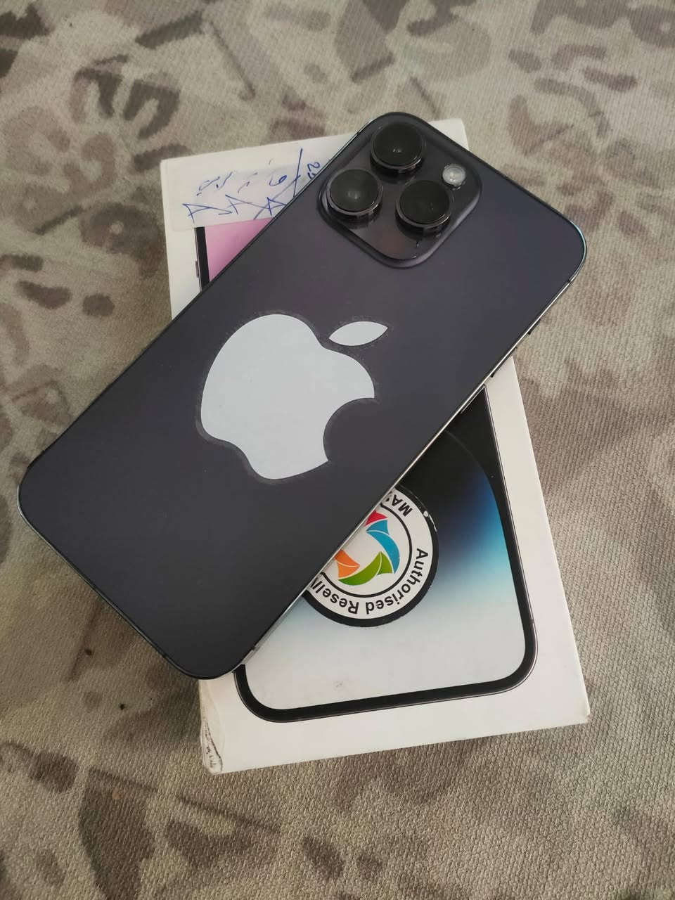 ١٤ برو ماكس نضيف كلش مكفول من كلشي بطاريه ٨٦ ذاكره ٢٥٦ شرق اوسط ماستر مامفتوح بلادي كله غراض كامله السعر ٨٠٠ وبي مجال للشراي اتصل او خاص *********** العنوان:كربلاء حي العامل
