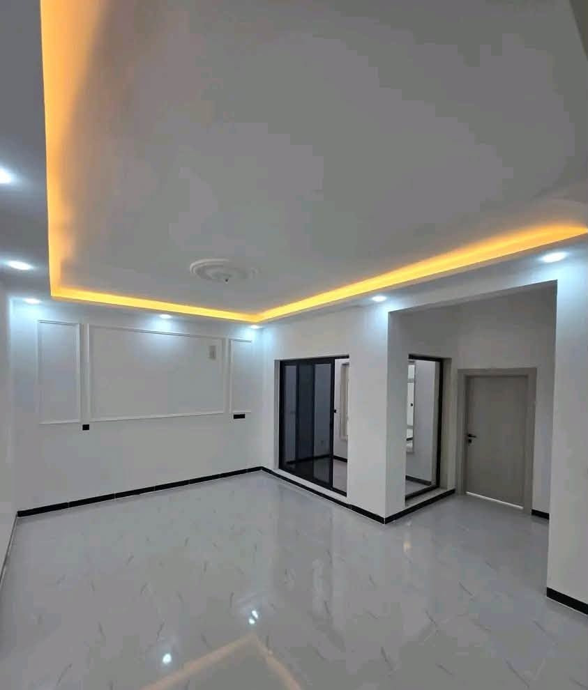 دار للبيع  تكريت الديوم منطقة التصنيع 🔻

المساحة الدار 200 متر واجه 10 نزال 20

التفاصيل الدار 4غرف نوم وصاله وستقبال ومطبخ حار وبارد

3 مجموعات صحيات الدار سحب مغربي ملكي واجه حجر 

نضام جزامات نضام كامرات دفن نضام انترنيت دفن مناور بيت 

كله كراج سياره شغل درجه اولى فول الفول موقع مميز على 

شارع 15 صاد على شارع 60 مقابيل مجمع طيبة 2

اللاستفسار اتصال على رقم ***********

او زيارة مكتبنا مكتب الأمين للعقار 

الديوم شارع 60 نقابل مجمع طيبة 2

نستقبل جميع العروض السكنيه والتجارية 

اشراف تنفيذ ترميم.بناء وكلها اشراف هندسي
