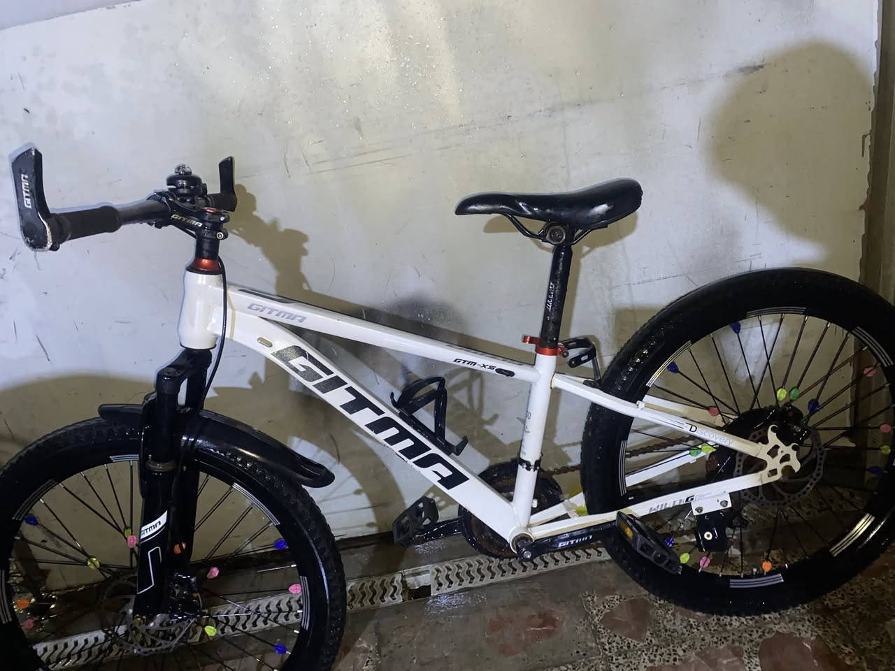 سلام عليكم باسكل البيع نضيف السعر 80 بيه  مجال التواصل ***********
