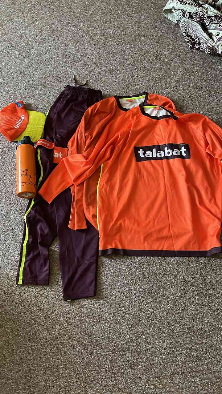 ملابس طلبات وصندوق جديد للبيع مكاني الدورة
***********
