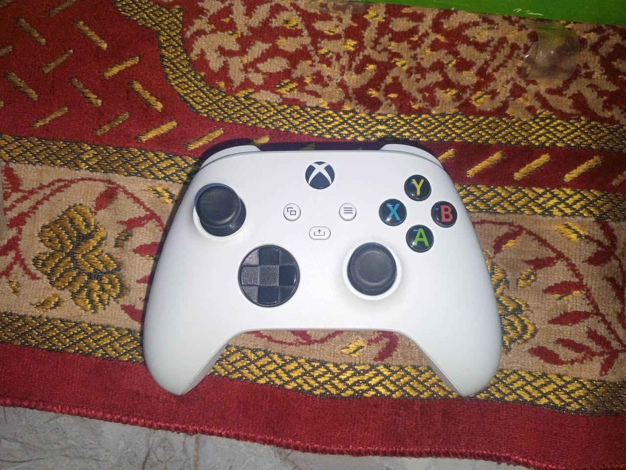 🚨🚨 عرض نادر ومميز 🚨🚨
🎮 للبيع Xbox Series S بحالة فوق الممتاز – نظافة وأداء يفرق عن أي جهاز مستعمل بالسوق ✨

إذا تريد جهاز مضمون بدون مفاجآت وبدون وجع راس… هذا هو الاختيار الصح 👌

✅ استخدام شخصي وخفيف جداً
✅ أبدًا ما داخل صيانة 
✅ أبدًا ما مفتوح ولا مفكوك
✅ شغال 100% بكامل كفاءته
📦 العلبة الأصلية موجودة وكل الملحقات كاملة

🔥 الإضافات القوية اللي تخلي العرض أقوى من غيره:

🎮 جويستك أصلية إضافية (مو تجاري) – جودة أصلية وتحمل أعلى
💾 هارد HDD سعة 1TB إضافي
🔥 اشتراك Game Pass فعال لغاية 1/4 – تشتري وتشغل وتلعب فوراً بدون ما تدفع شي إضافي

🎯 الجهاز جاهز للتجربة قدامك حتى تتأكد بنفسك من كل تفصيلة.

💰 السعر: 490 ألف دينار
وقابل للتفاوض البسيط جداً للي يريدون الجهاز من صدك فقط

📌 سبب البيع: محتاج فلوس حالياً + ما عندي وقت ألعب

⚠️ ملاحظة:
بهالمواصفات + النظافة + الإضافات… الجهاز ما يكعد هواي، واللي يعرف بالسوق يعرف هاي صفقة قوية.

📩 اللي صدك يريد الجهاز يراسل خاص ، والأولوية للحجز السريع .

ملاحظة بسيطة : ما عندي توصيل يعني تجي تفحص الجهاز و تاخذة اذا عجبك ( مكان بغداد الدورة قرب جامع خالد ) .

للحجز على الواتساب : ***********
