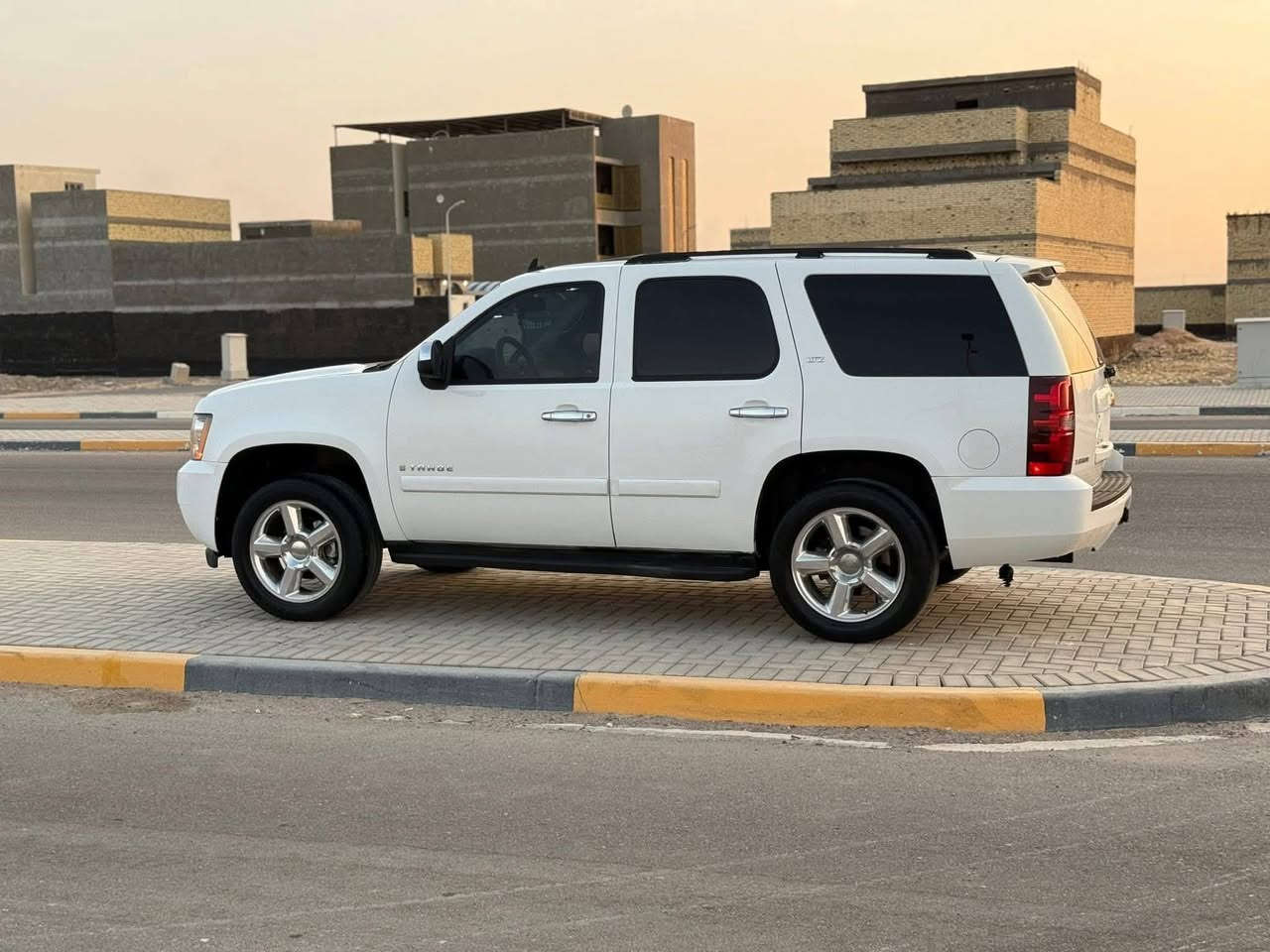 السلام عليكم 
سيارة تاهو 2009 ادوات مكفوله من الكص والعشائر والانتربول  سيارة فول مواصفات  LTZفول 1على1 فتحه بالقمارة شاشه وسطيه Vip امتومه تشمالي مضبوط حداديه كير محرك ميه بالميه سيارة ماناقصها برغي  السعر115 وبيها مجال بسيط
 للاستفار***********
