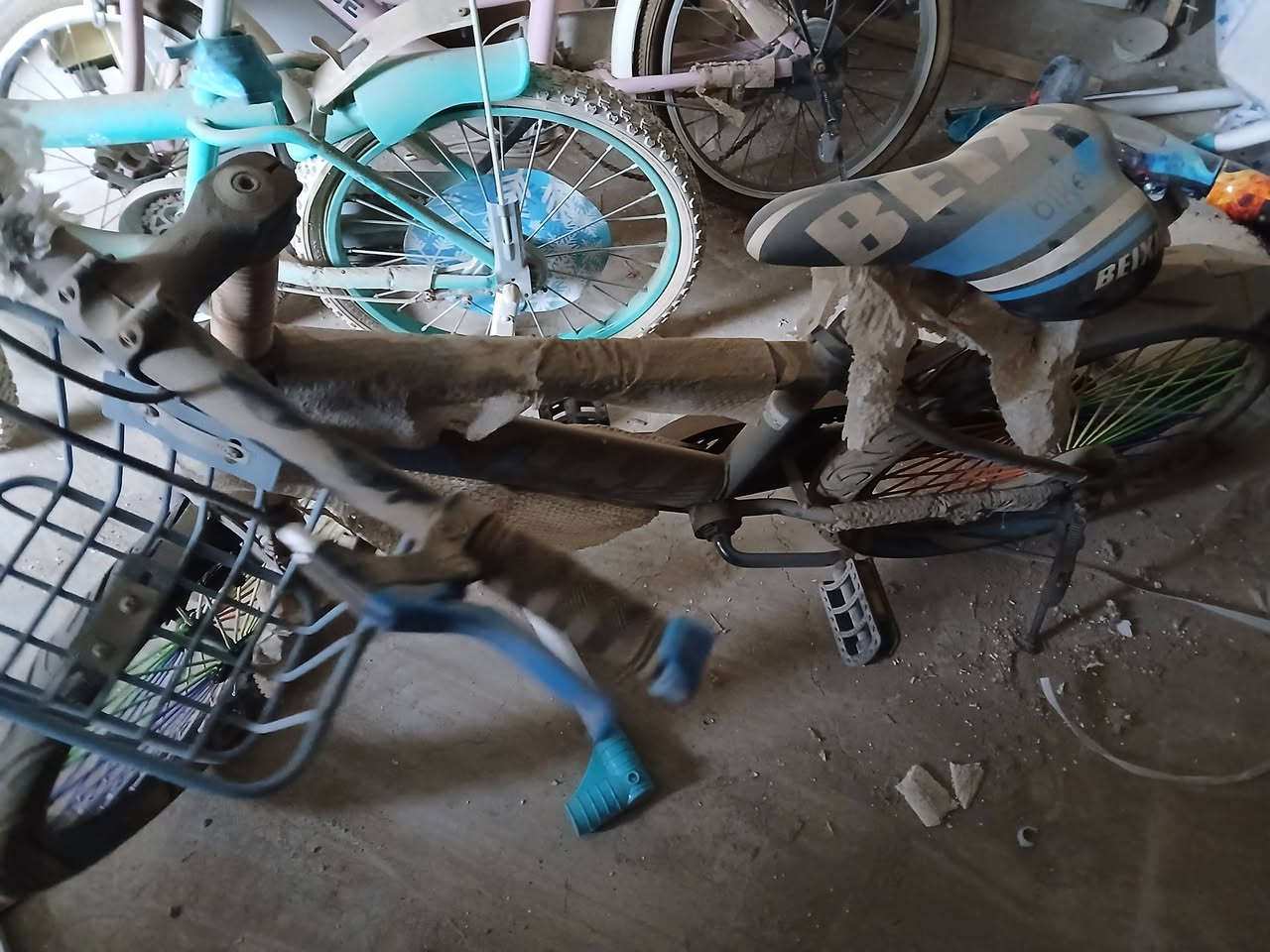 بايسكلات للبيع كمية محدوده السعر ٣٠الف تصفية مخازن مكان خانقين 
***********
