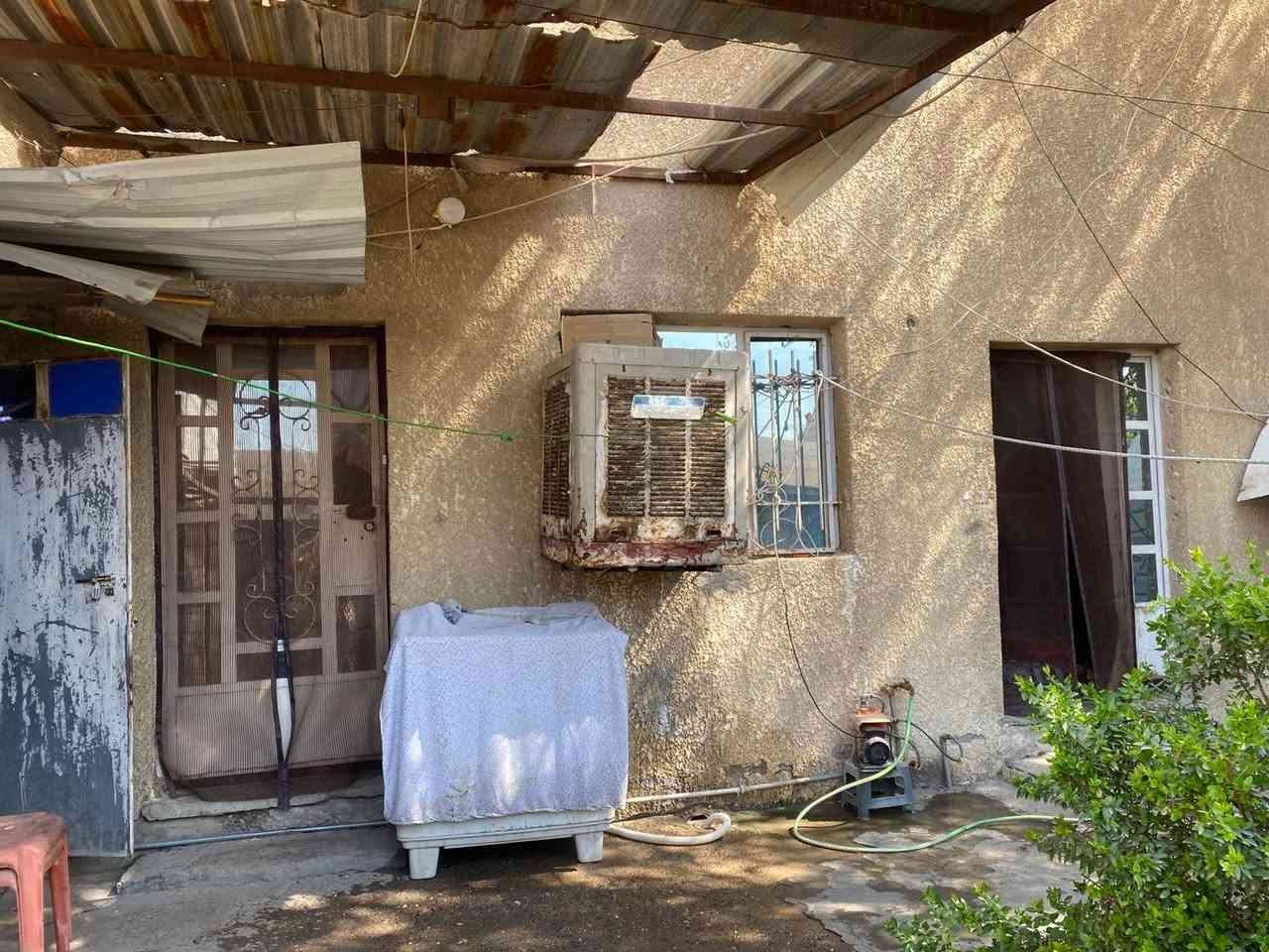 بيت للبيع
طابو مو زراعي موقع الدوره شارع 60
بشارع المدارس 
واجه 10والنزال 5
السعر 170 وبي مجال 
***********
