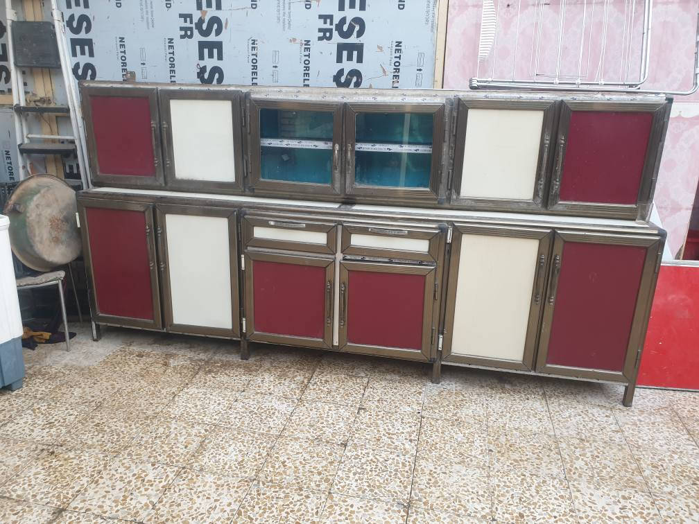 الماروني ٣ متر وسنك متر ونص ٢٥٠ والذهبي مترين ونص وسنك متر ونص نضيفات سعر الواحد ٢٥٠ استفسار اكثر خاص او *********** عمارة, ميسان
