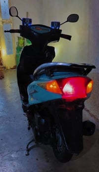 دراجه للبيع كلشي شغال كهربائيات السعر 300بيها مجال. 07511006218