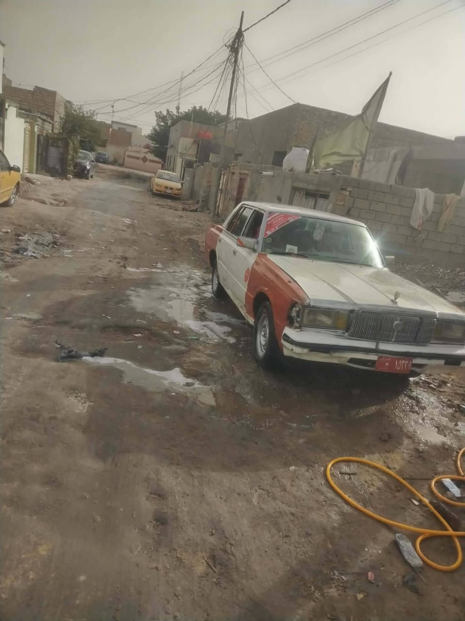 يالله سلام عليكم شباب بيع مستعجل سوبر كراون موديل 1982 مكينه وكير ثري واي جدد كير  عادي حداديه نضيفه تخم تاير نضيف كهربائيات شغاله سياره حلوه ومرتبة ترايك وين ميعجبك رقم انبار صدامي مالكه يسوي وكاله اسعر 10 وبيه مجال بصيط مكاني نجف شارع المطار ***********
