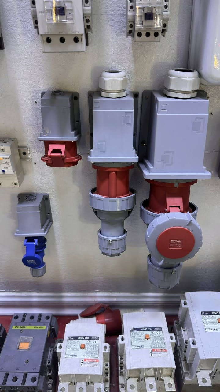 ⚡️ عروض KRIPAL.. الجودة العالمية بأسعار تنافسية! ⚡️
رغم رفع الرسوم الجمركية، شركة الضوء الذهبي تدعم مشاريعكم بأقوى التخفيضات على كافة القواطع الكهربائية من ماركة KRIPAL الأصلية.
✅ متوفر الآن: قواطع MCCB، كونتكترات، ومعدات حماية بمختلف السعات.
✅ شعارنا: امتصاص فرق السعر لنبقى الخيار الأفضل لكم.
✅ ضمان وأداء: حماية أكيدة لشبكاتكم الكهربائية.
📍 بغداد - شارع المغرب- قرب الجوازات-شركة الضوء الذهبي
📞 للاستفسار والطلب: [***********]
KRIPAL.. الأمان الكهربائي العالمي في العراق. 🇮🇶
#الضوء_الذهبي #كهربائيات #قواطع_دورة #العراق #بغداد #تخفيضات #عروض #تجهيزات_كهربائية #KRIPAL #MCCB #كهرباء_العراق
