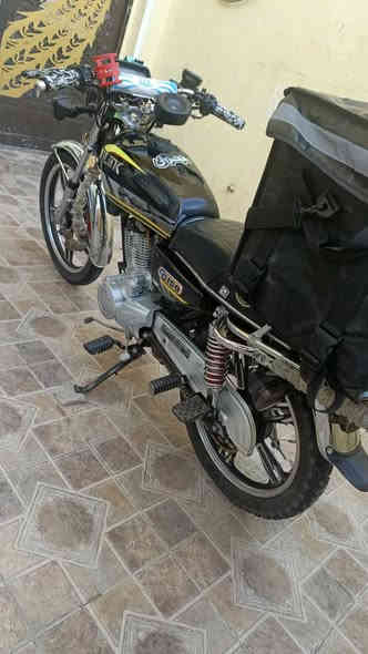 السلام عليكم للبيع سيفان موديل23شرط الشلعه ومعدل كله شغاله دراجه بعده على وضع لبلاد نضيفه تجي وتشوفه لسعر575وبيه مجال ***********مكان تكريت
