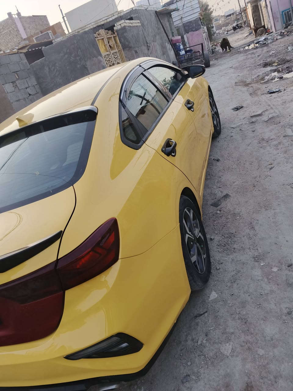 كيه فورتي موديل 21 كير ايتي مصفره هيه وغرامات  صبغ وتعمير جديد من صدر تايرات كهربائات كلها جديده حادث جاملغ وباب بدون دواخل مراوس حسب لقناعه وشديتلها ويل وتأيرات خط ابيض جاهزه كبل لشارع


**إذا كنت صاحب هذا الإعلان وتريد حذفه لأي سبب، رجاءا أرسل رسالة إلى الدعم الفني**