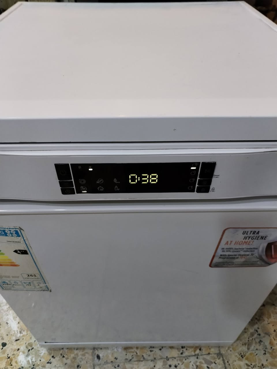 غسالة صحون نوع فستل اخر اصدار نظيفه جدا بغداد قرب حي أور ***********
