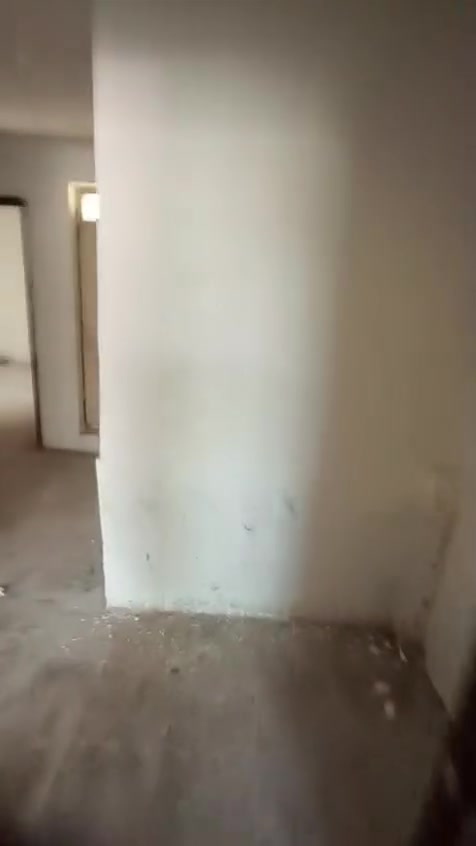 يوجد بيت طابق ثاني للإيجار بحي الشباب ثلاث غرف نوم وصاله ومطبخ وخدمات ايجاره 450 للاستفسار/ ***********
