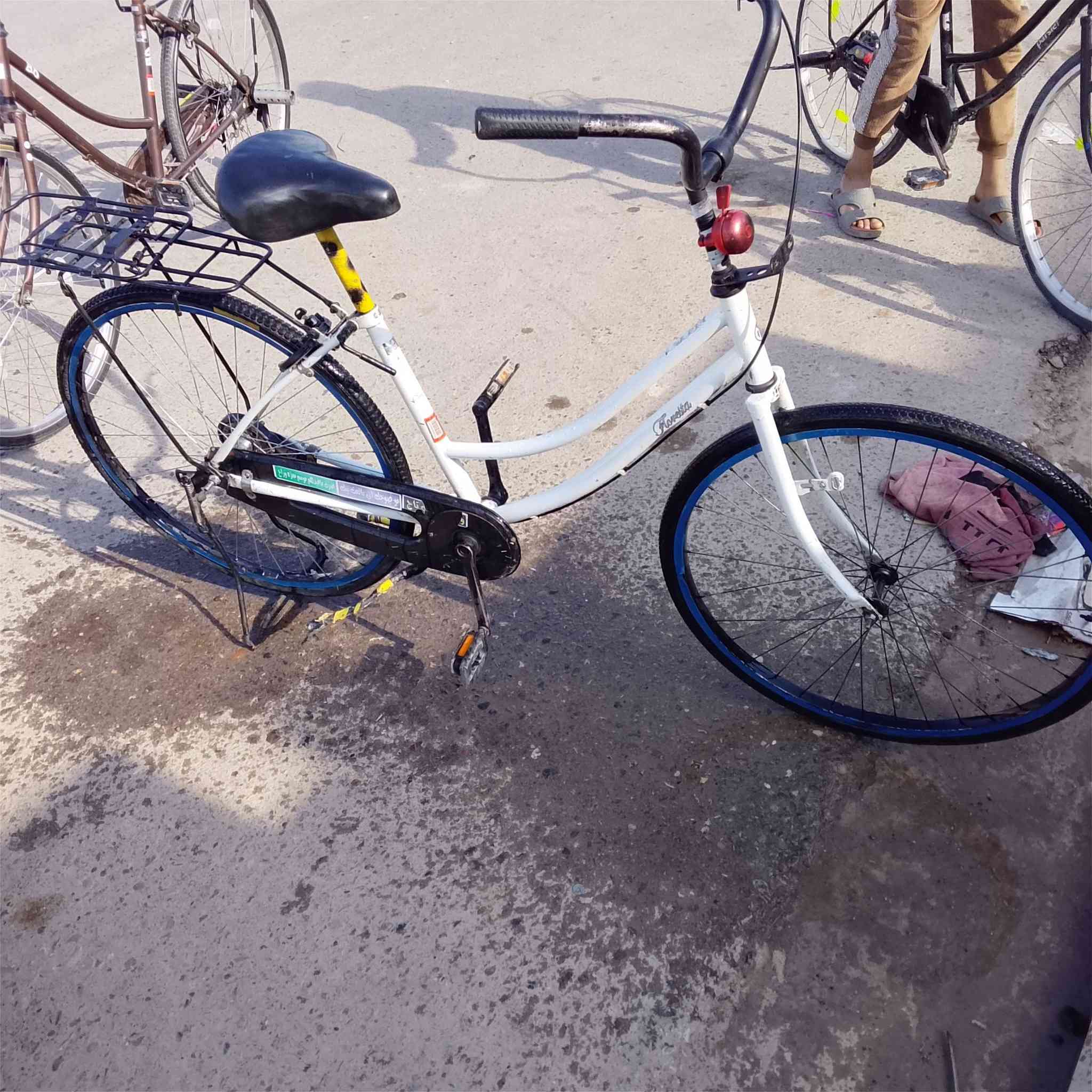 السلام عليكم البيع باسكل موزه حجم 26 يابني شرط تايرات وجوابه جديد سعر ٤٥ وبيها مجال بسيط جدا جاملغات موجوده باسكل نضيف العنوان تكريت القادسية شارع ابو عقرب ***********
