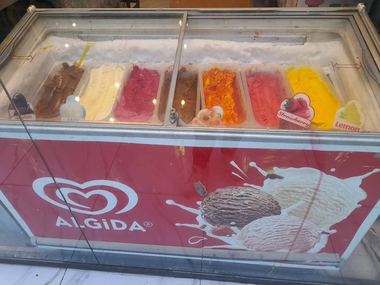 غراض للبيع العنوان بغداد حي الجهاد ***********
