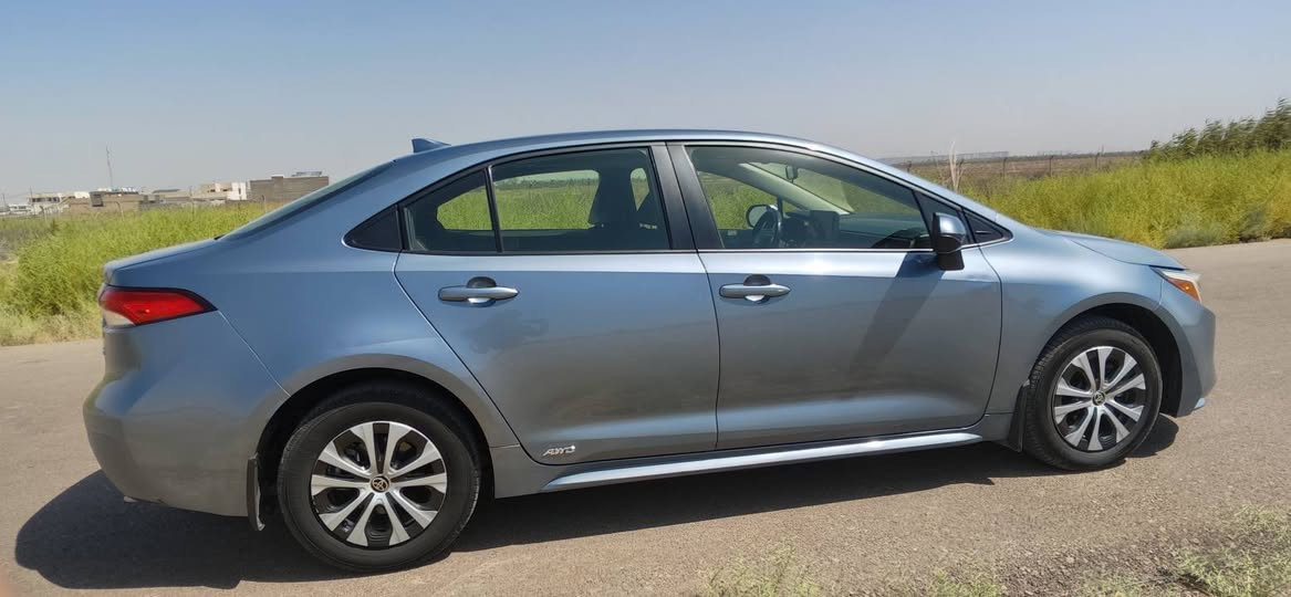 السلام عليكم
كورلا هايبرد وارد كندي 24 فور ويل AWD بدون ايرباك 
ماشية 25 مايل  سيارة فول عدا الفتحة حاله سيارة ممتازه كلين تايتل حادث فقط في الجانب الأيمن من الإطار  يوجد ملاحظات في صور وهي بارد في حافة البنيد من الجانب الأيمن الامامي وطخه في جاملغ الخلفي الايمن فقط   للتفاصيل أكثر الاتصال على الرقم ***********
