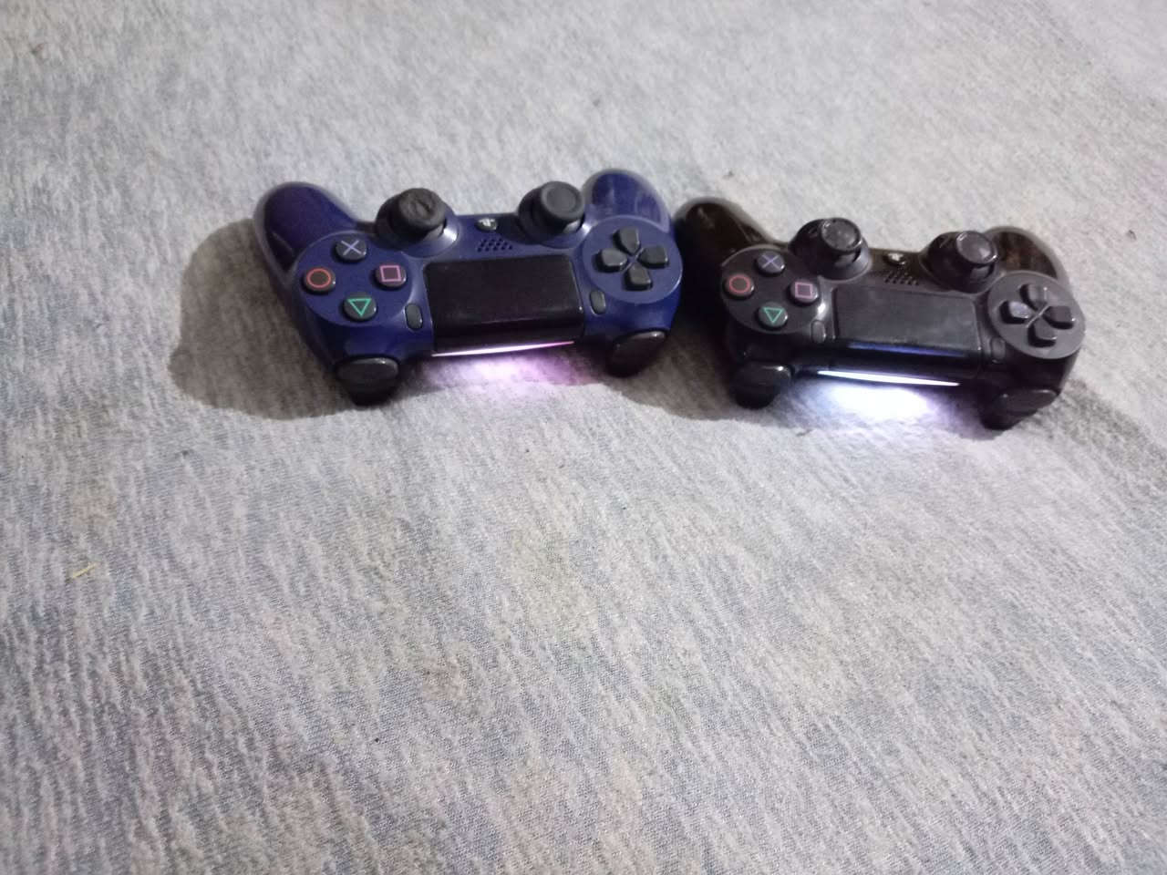 السلام عليكم بلي فور فات ويه 4يدات وقرص فيفه الفين 2022 سعره 250بي مجال شراي يجي خاص او عل رقم ***********
