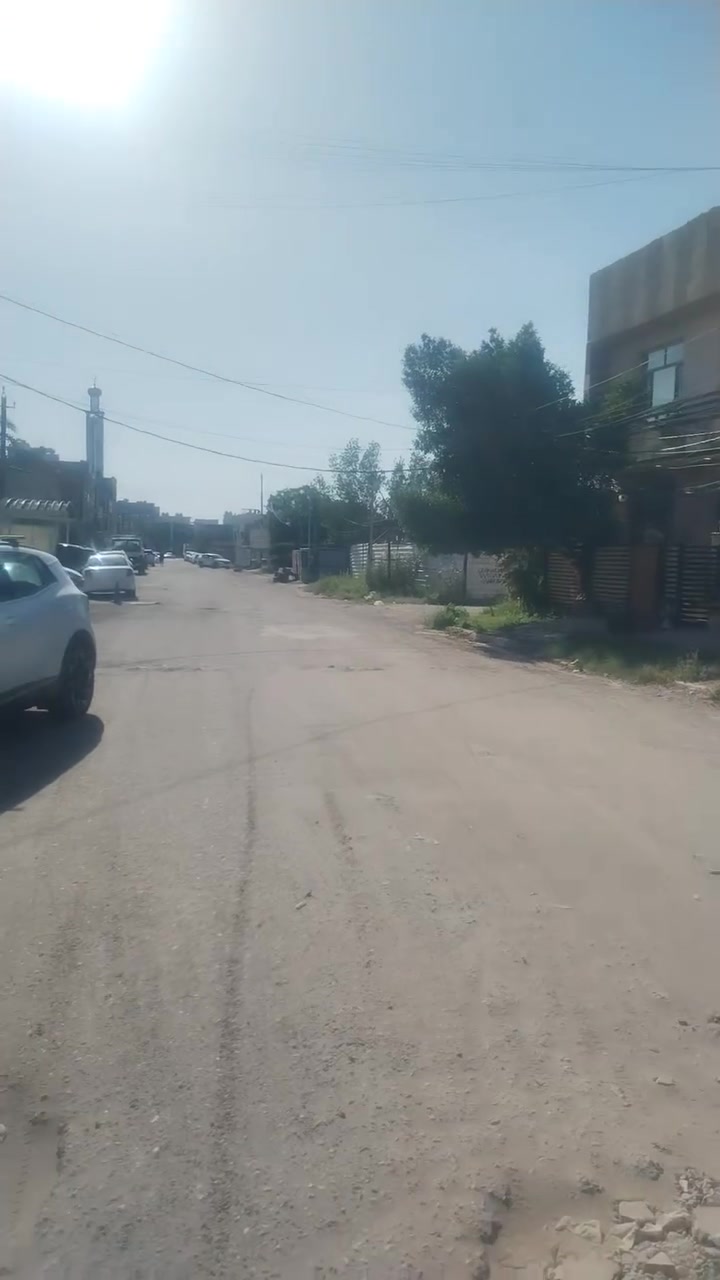 للبيع في بغداد حي الجامعه ارض ٢٠٠م واجهه ١٠م محله ٦٣٧ شارع ١٥م للاستفسار الاتصال على مكتب العاني للعقار *********** او *********** شارع مركز الشرطه

