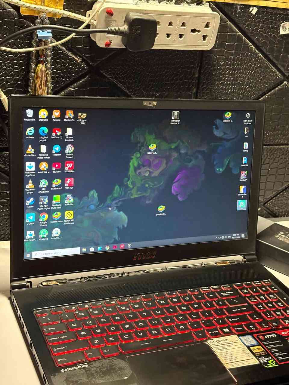 MSI Stealth Pro وحش الألعاب.. للبيع أو المراوس!
سلام عليكم يا أهل الخير..

عندي هذا اللابتوب MSI GS63VR Stealth Pro، جهاز جبار ومعروف بقوته وشغله.

المواصفات للمهتمين:

​المعالج: Core i7-7700HQ.

​كرت الشاشة: NVIDIA GeForce GTX 1060 (6GB).

​الرام: 16GB DDR4.

​التخزين: 256GB SSD + 1TB HDD.

​كيبورد SteelSeries ونظام صوتي عالي الجودة.

​ملاحظة بخصوص الحالة: الجهاز شغال وما بيه أي مشكلة تقنية، لكن مثل ما موضح بالصور، يحتاج شوية ترتيب خارجي بخصوص غطاء الشاشة (المفصلات) والبطاريه ضعيفة ولكن يشتغل الابتوب طبيعي على الشاحنه. 

الابتوب يفيد للألعاب والمنتاج والدراسه والتطبيقات الهندسية المتوسطه. وللتصفح والاستخدام اليومي 

​السعر: راسلني ونطيني سعرك، وإذا اتفقنا نتوكل على الله، وبالعافية عليك مقدماً.

أو أراوس بلابتوب ثاني حسب نوع الجهاز اللي عندك.

​للجادين فقط، المراسلة عالخاص، وتدللون.


**إذا كنت صاحب هذا الإعلان وتريد حذفه لأي سبب، رجاءا أرسل رسالة إلى الدعم الفني**