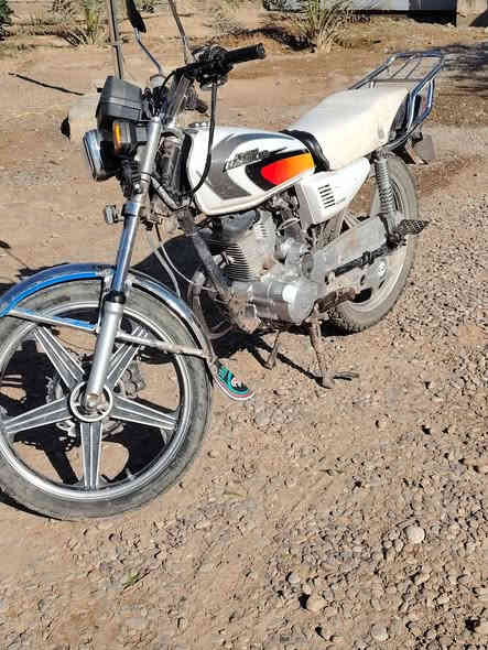 السلام عليكم
دراجه للبيع موديل 2020 بيها نواقص شي قليل 
محرك مفتوح سعر 325 وبيها مجال مكان جلولاء قرية اجميله *********** اتصل وتدلل
