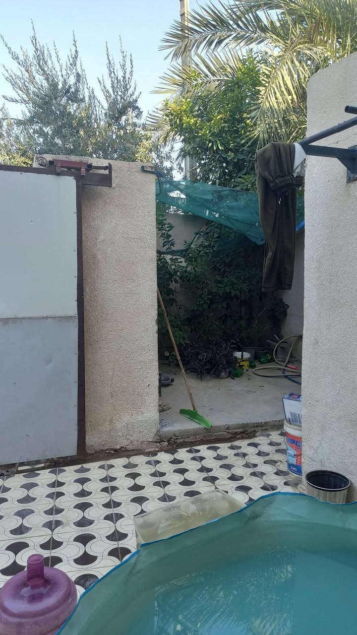 البيت للبيع. الغالبية
المساحه 125
زراعي.  في معامله تطويب رقم. بس امشي بمعاملة 
***********
