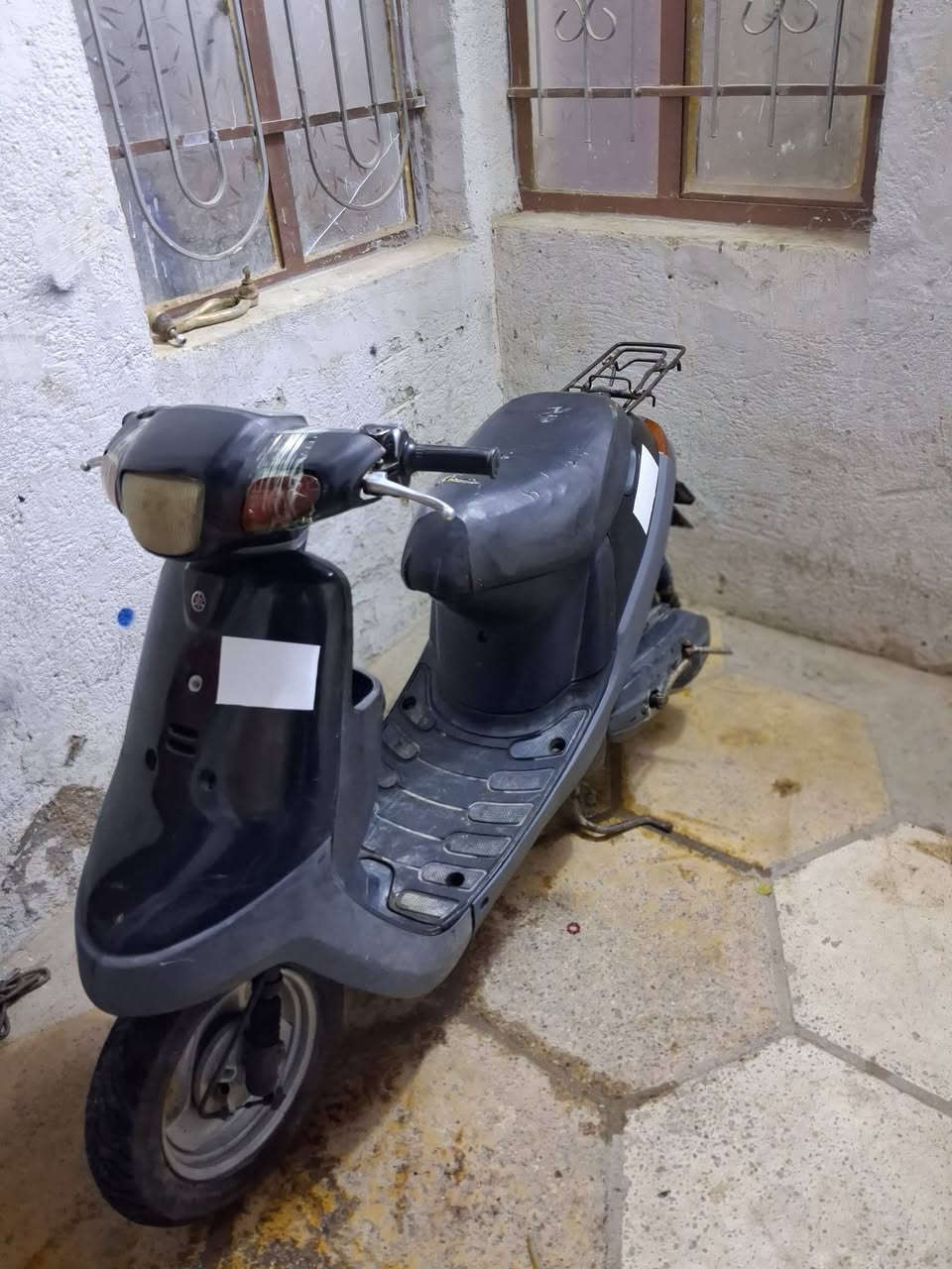 للبيع دراجه زعره شاصي مكفول نقص فقط باتري
انكر سلف واطلع وين ماتريد اشاير لايت الكل شخال
السعر  250 وبيه مجال لطيبين
هاذه رقمي اتصل ***********
او علق واني اطبلك خاص
