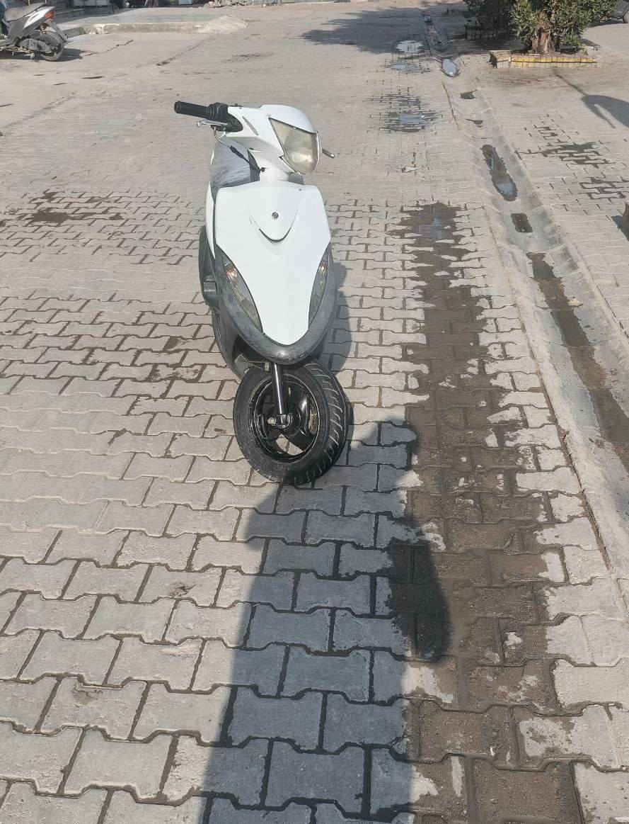 السلام عليكم ماكس عدلة للبيع دراجة كلهة بلادية و كفر بلادي مكينة خرسةما تسمعة صوته.  كلشي شغال بس فيشة الدشبول تعبانة و السلف ساعة يشتغل و ساعة لا  مكاني بغداد شارع الجوادر
سعرهة 550 رقمي 

***********
